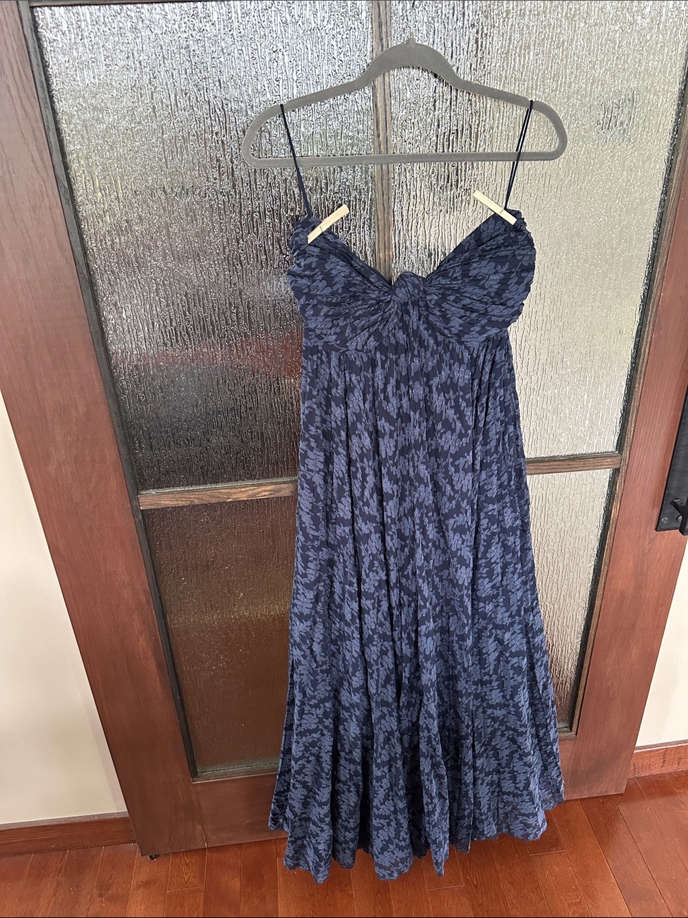 Alexis Elea Gown Strapless Twist-Front Lace Maxi Dress in blue size large. - Picture 10 of 13